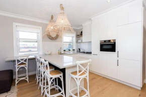 BONDI BREEZE-hosted by:L'Abode Accommodation